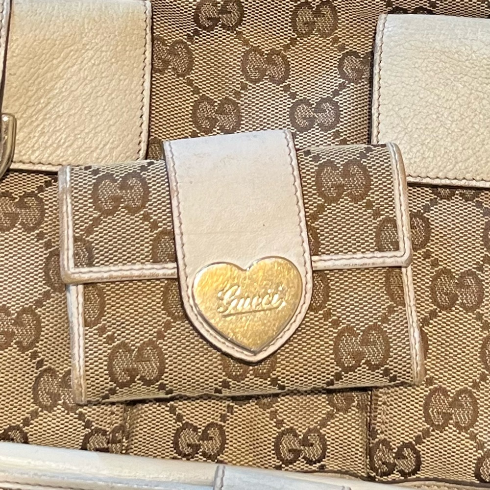 Gucci GG Canvas Six Key Holder Cream Leather Tan White Monogram